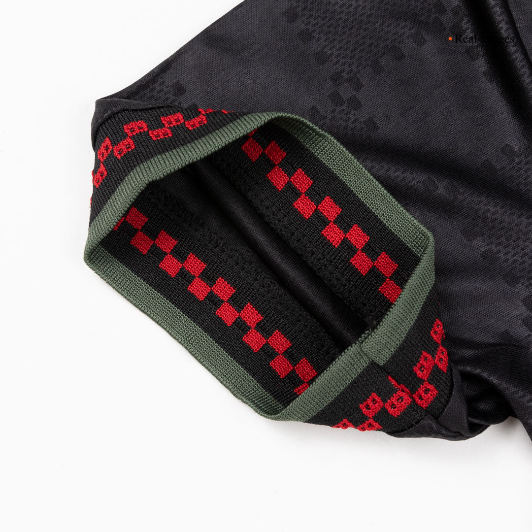 Bayern Munich 2025/26 Kolmas Pelipaitasetti Lasten