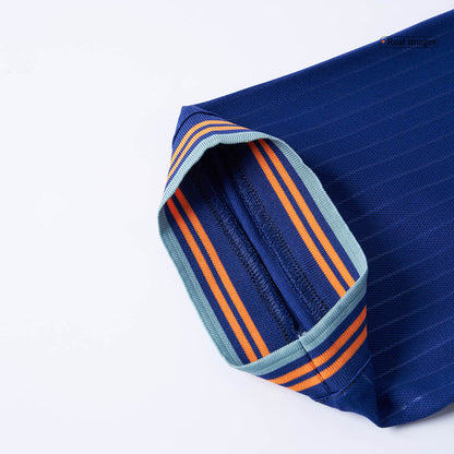 Newcastle United 2025/26 Kolmas Pelipaita Miesten