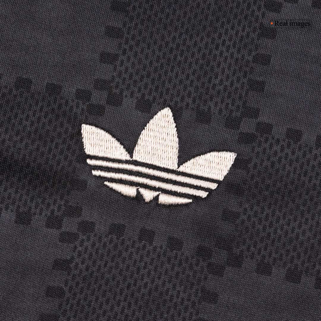 Bayern Munich 2025/26 Kolmas Pelipaitasetti Lasten