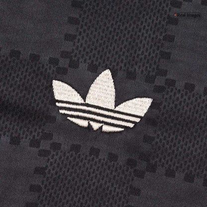 Bayern Munich 2025/26 Kolmas Pelipaitasetti Lasten