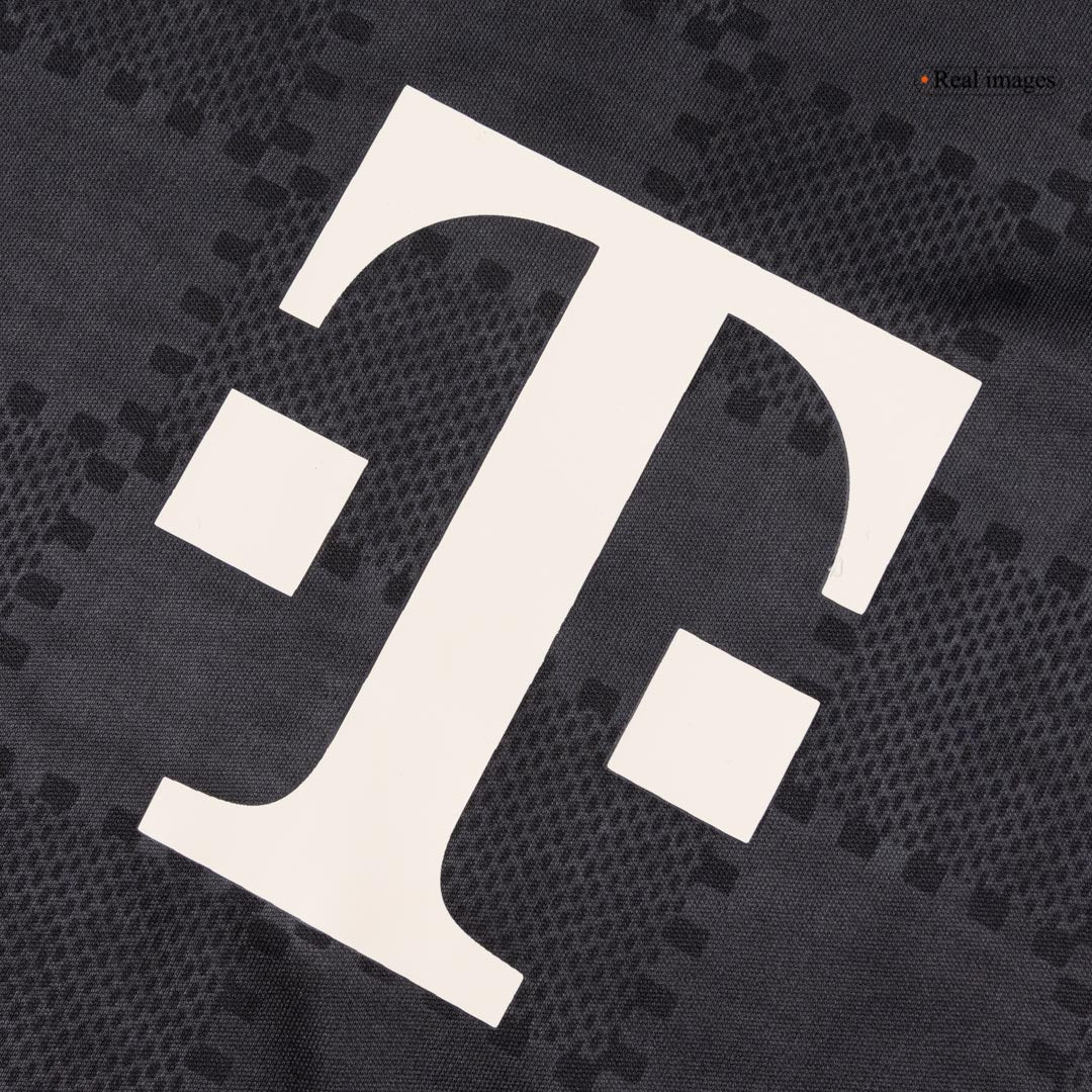 Bayern Munich 2025/26 Kolmas Pelipaitasetti Lasten